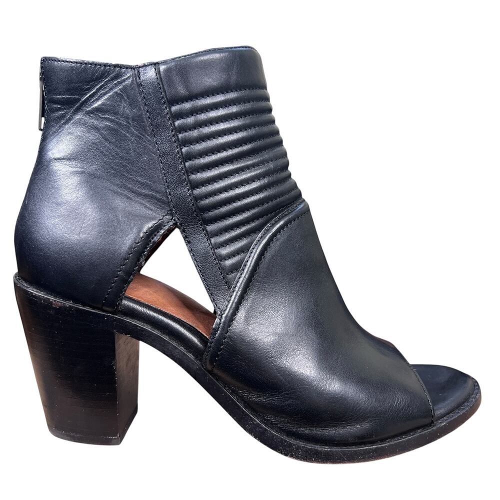 Frye Carson Piper Black Cutout Peep Toe Block Heel Booties Size 7.5